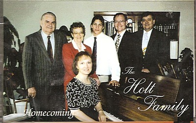 Homecoming   The Holt Family  Cassette only 