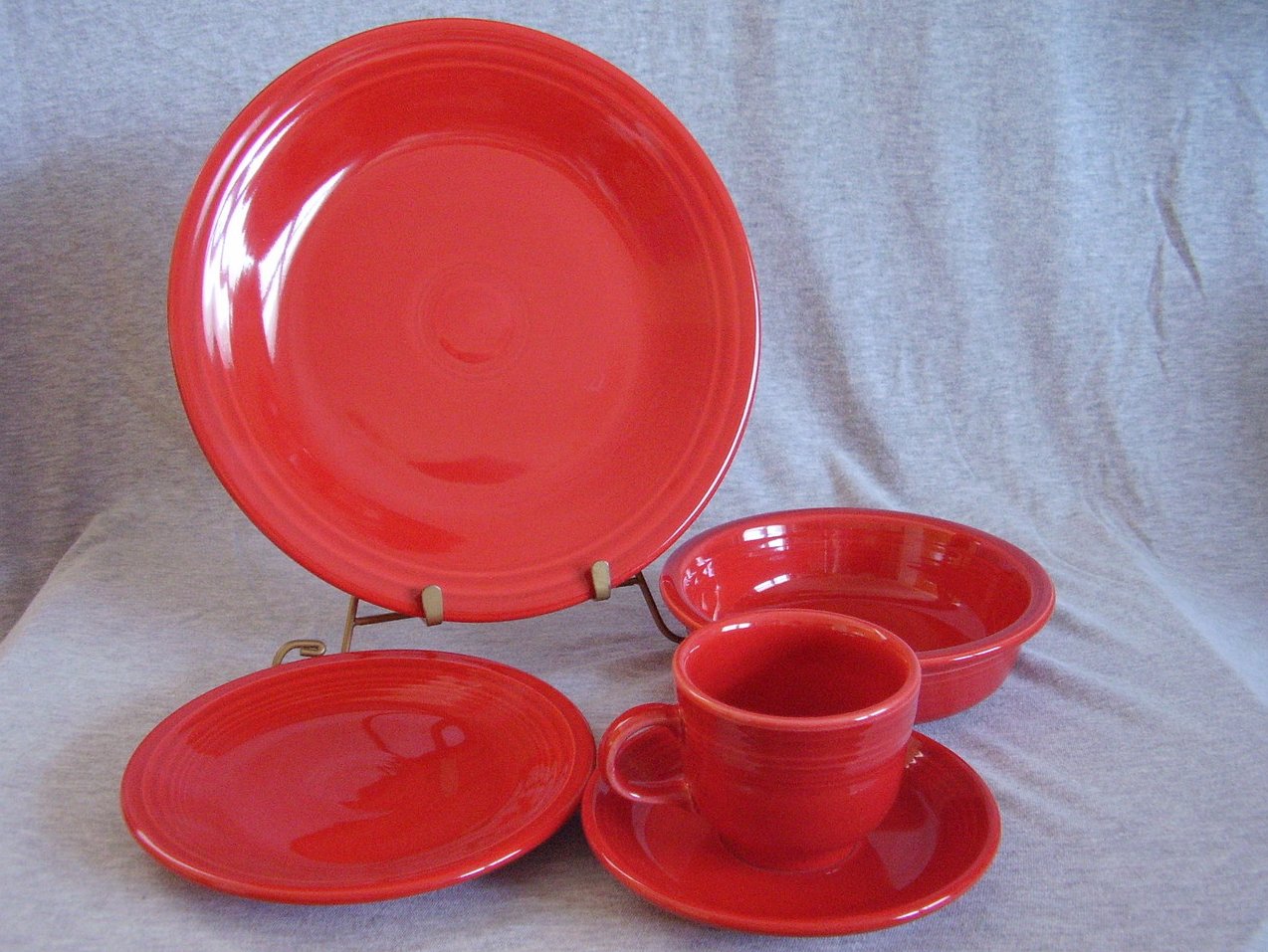 Fiesta Scarlet 5pc Placesetting NIB Fiestaware Contemporary