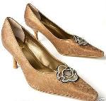 Victoria Wieck Ladies 10 Wide Gold Pumps New in Box :  formal classy heels evening