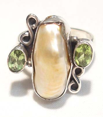 BIWA PEARL PERIDOTS STERLING SILVER RING 9 1/2