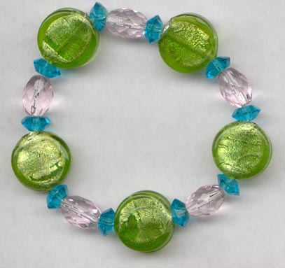 Green Round Foil Glass With Pink And Blue Stretch Bracelet