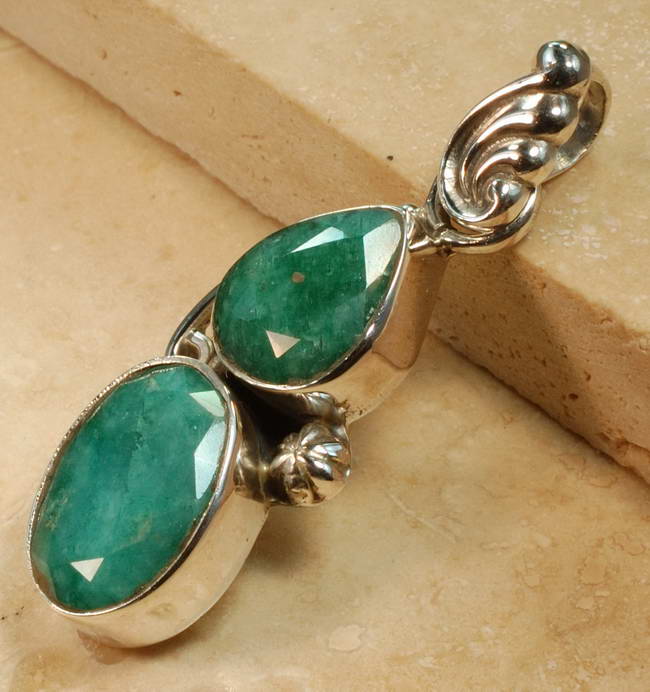 Pendant - Gemstone Pendant - Columbian Emerald Gemstone Sterling Silver Pendant :  gemstones natural emerald genuine emerald sterlign silver
