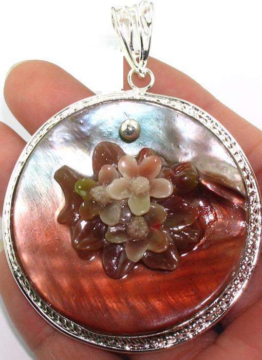 Cameo carving and flower pendant silver jewelry from classiquetreasures.org