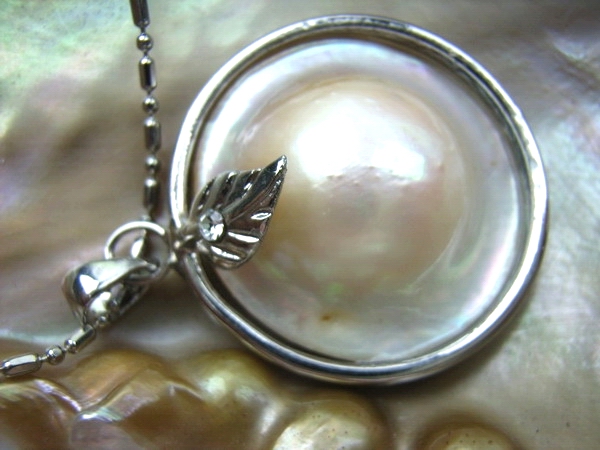 Mabe Blister Pearl Pendant White Sterling Silver from classiquetreasures.org