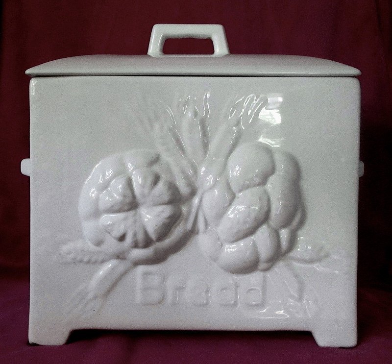 Ceramic Bread Box Traditional European Style White XL OOS