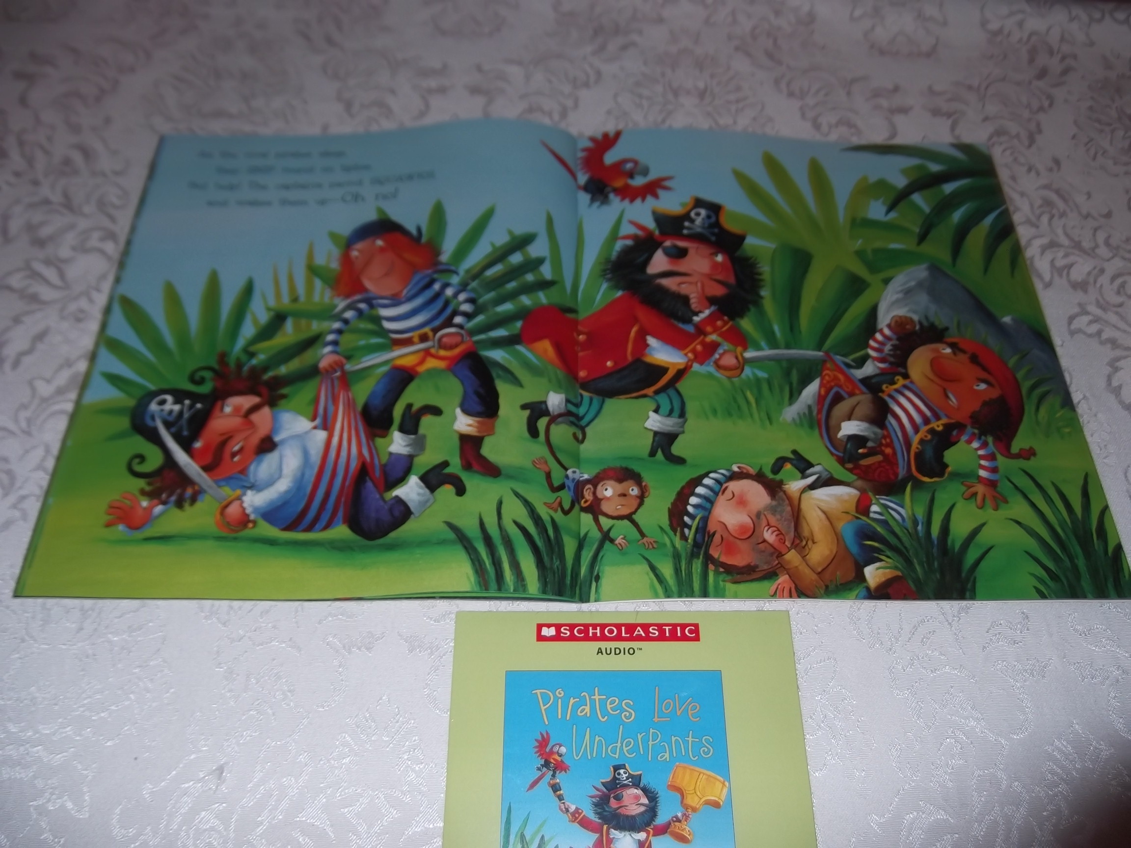 Pirates Love Underpants Audio CD and SC Claire Freedman