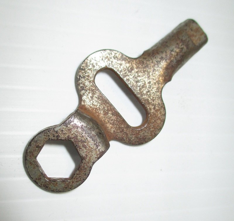 Vintage Roller Skate Key, Chicago Skate Co. 1950s Rusty
