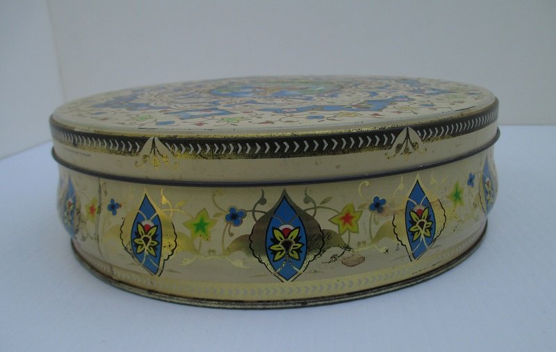 w r jacob co biscuit or cookie tin horseman 1940s 50s w r jacob co biscuit or cookie tin horseman 1940s 50s
