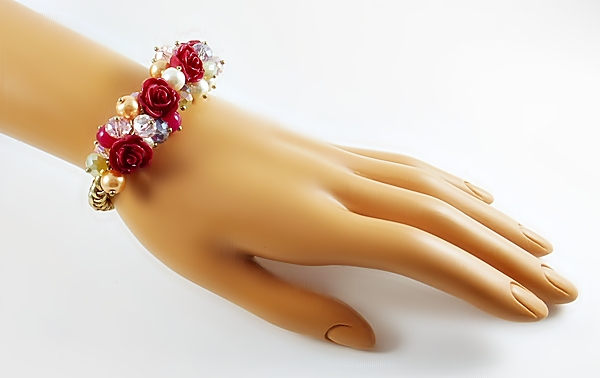 Red Rose Crystal & Pearl Flower Cluster Gold Stretch Bracelet from iblingu.com