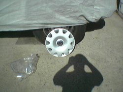 Thumbnail of 2002 volkswagen jetta hub cap 15 in
