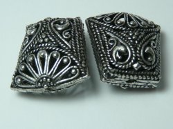 Thumbnail of GFine01 - Glinter™-Silver Substitute Trapezoid bead