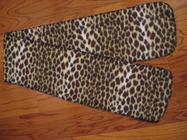 Leopard spots fleece scarf