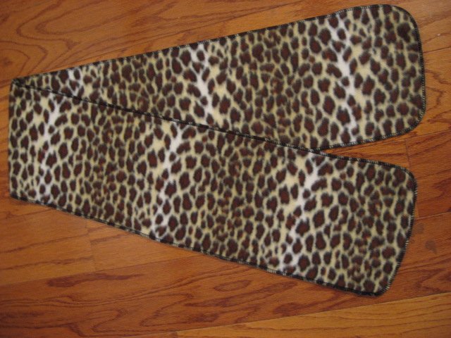 Image 0 of Leopard spots fleece scarf