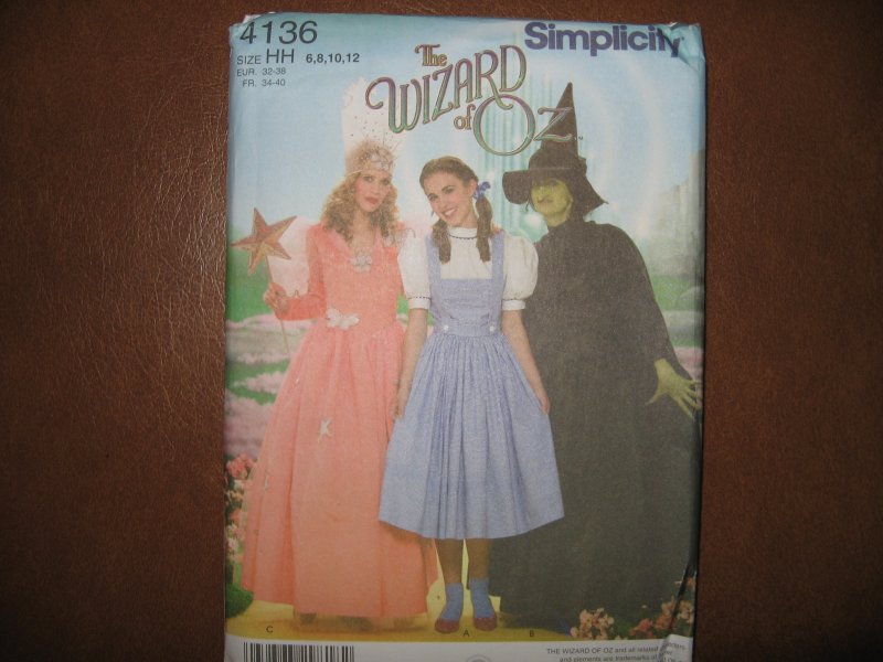 Simplicity pattern 4136 Wizard of OZ Dorothy Witch Princess Costume 6-12 