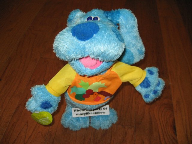 Blues Clues Tyco sings alphabet and dance abc Conga doll 
