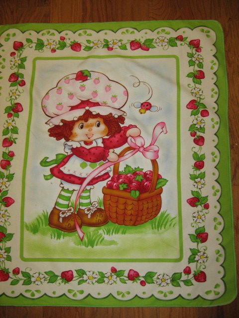 Image 0 of Strawberry Shortcake basket  child soft Flannel blanket finished edge