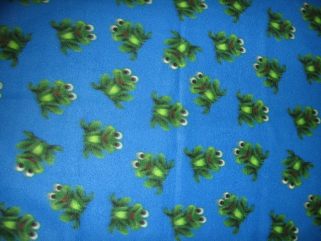 Frog fleece  blanket with smiling green frogs 28x34 blue 