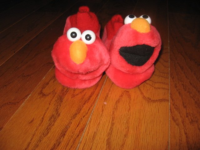 Image 0 of Elmo slippers Size L 9-10 toddler Child