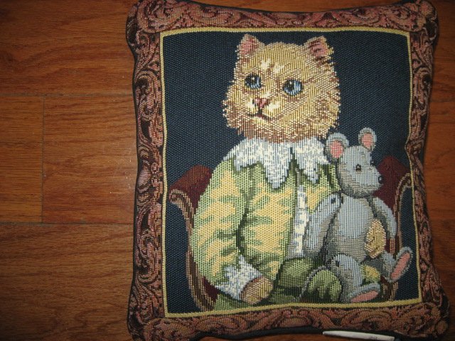 Cat  mouse tapestry pillow Font Leroy 10 X11