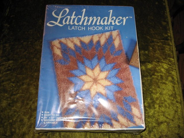 Colonial Star latch hook rug or wall hanging Kit 20 X 27   