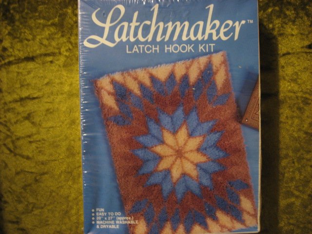 Image 1 of Colonial Star latch hook rug or wall hanging Kit 20