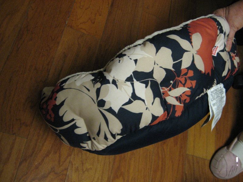 Boots & Barkley round floral design small pet bed Brand new 18"