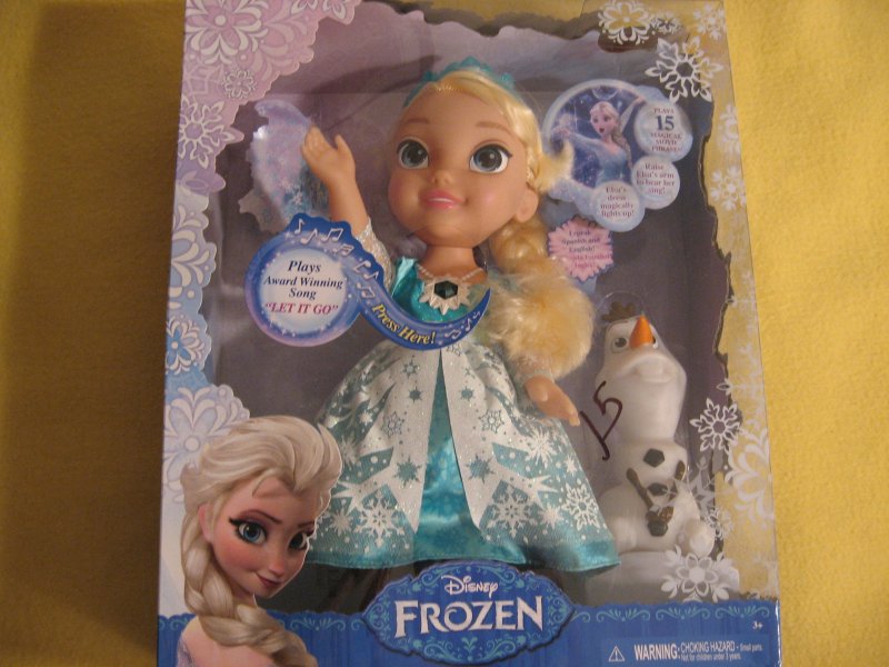 Snow Glow Elsa doll from Disney Frozen Brand new age 3 and up