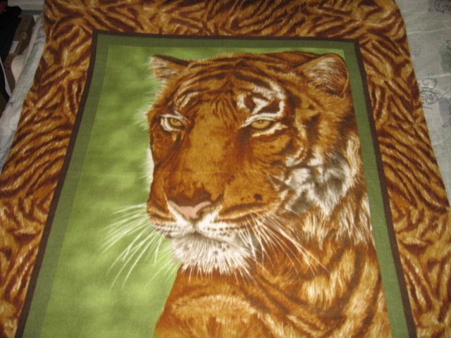 Image 0 of Tiger jungle animal bed size Fleece blanket Panel finished edges