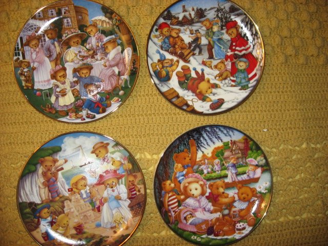 Image 0 of Franklin Mint Heirloom Teddy Bear Set of 4 different Porcelian Plates by Lawson