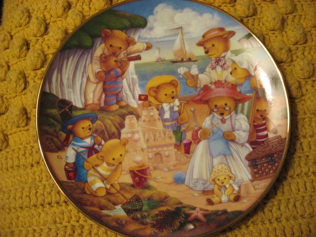 Image 1 of Franklin Mint Heirloom Teddy Bear Set of 4 different Porcelian Plates by Lawson
