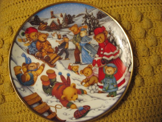 Image 2 of Franklin Mint Heirloom Teddy Bear Set of 4 different Porcelian Plates by Lawson