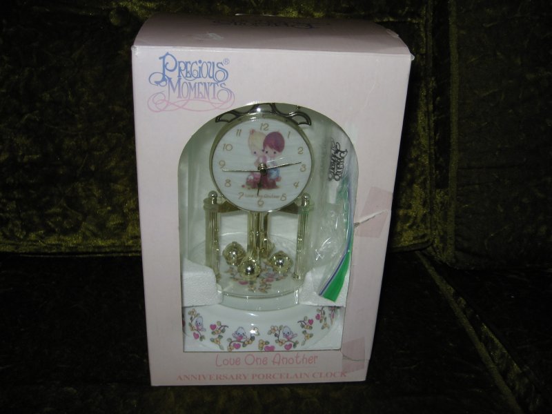 Anniversary Porcelain Clock Precious Moments Love one another