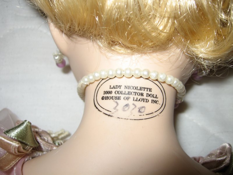 Image 4 of Ornate gorgeous Lady Nicolette porcelian House of Lloyd collector doll 2000 / 