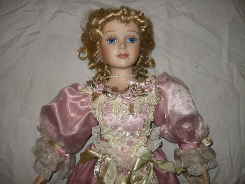 Image 0 of Ornate gorgeous Lady Nicolette porcelian House of Lloyd collector doll 2000 / 