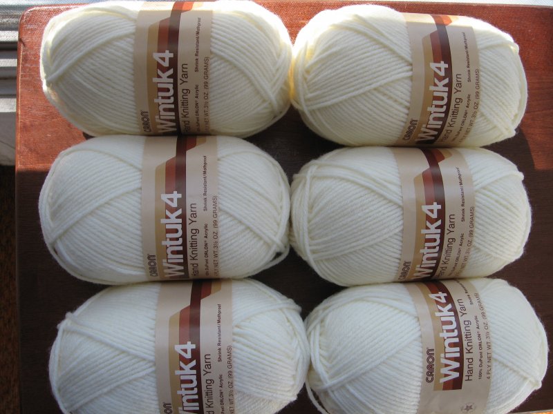 Caron Wintuck4 Six skeins Winter white Yarn new very soft