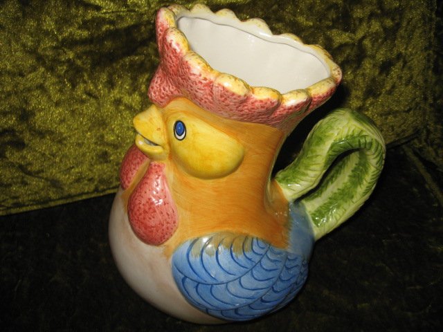 Rooster pitcher 9 tall Gibson Housewares Microwave safe