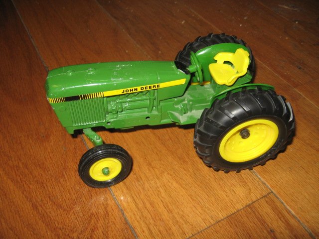 John Deere toy tractor manure spreader metal Ertl 3589H  /