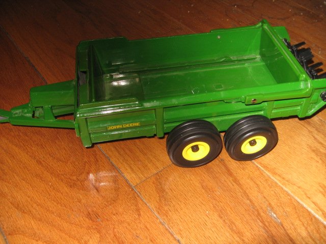 Image 1 of John Deere toy tractor manure spreader metal Ertl 3589H  /