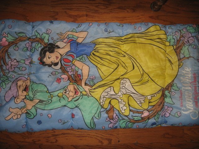 Image 0 of Disney Snow White Seven Dwarfs Princess comforter or sleeping bag 60X55 inches/