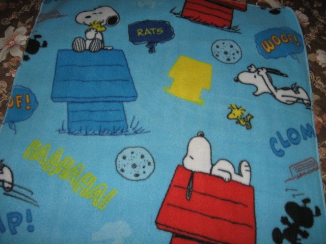 Peanuts Snoopy Charlie Brown Dog House 36 toddler fleece blanket