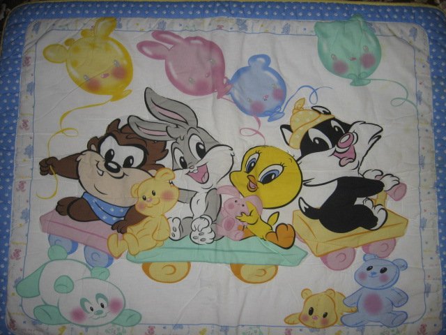 Image 0 of Tweety Taz Bugs Sylvester balloons baby Looney Tunes crib quilt out of print