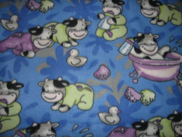 Image 0 of Cow farm animal fleece child blanket bathtub w/bottle