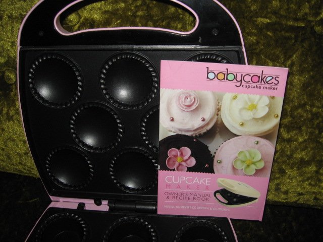 Image 0 of Babycakes cupcake maker with manual and recipe book new