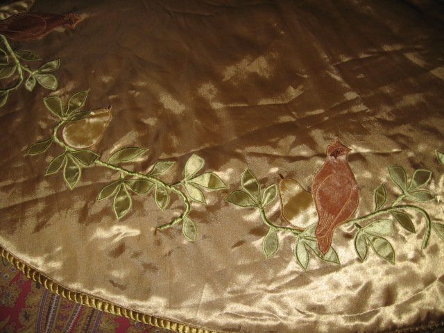 Image 1 of Partridge pear Martha Stewart Christmas tree skirt gold satin  braid edge quilt 
