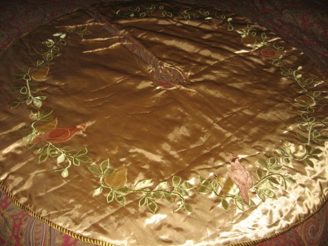 Image 3 of Partridge pear Martha Stewart Christmas tree skirt gold satin  braid edge quilt 