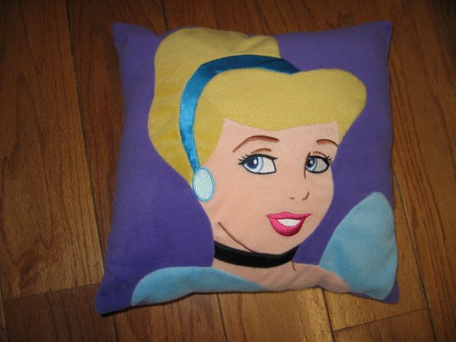 Image 0 of Cinderella Disney Pillow 