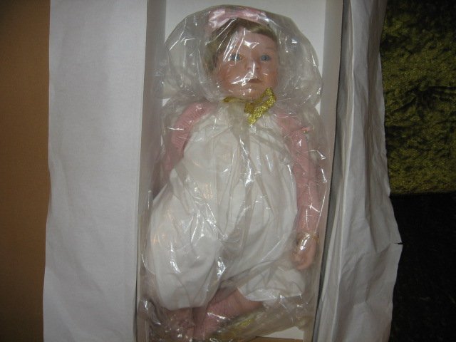 Image 1 of Aston Drake Bello Bebe 24 in doll NIB hand crafted hand painted