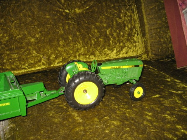 Image 3 of John Deere tractor and spreader metal farm crop seed