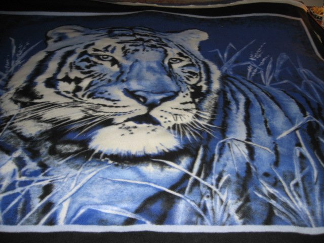Image 2 of Tiger exquisite blue  bed size Fleece blanket Panel very rare