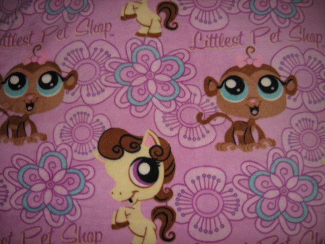 Image 1 of Littlest Pet Shop child fleece blanket rare